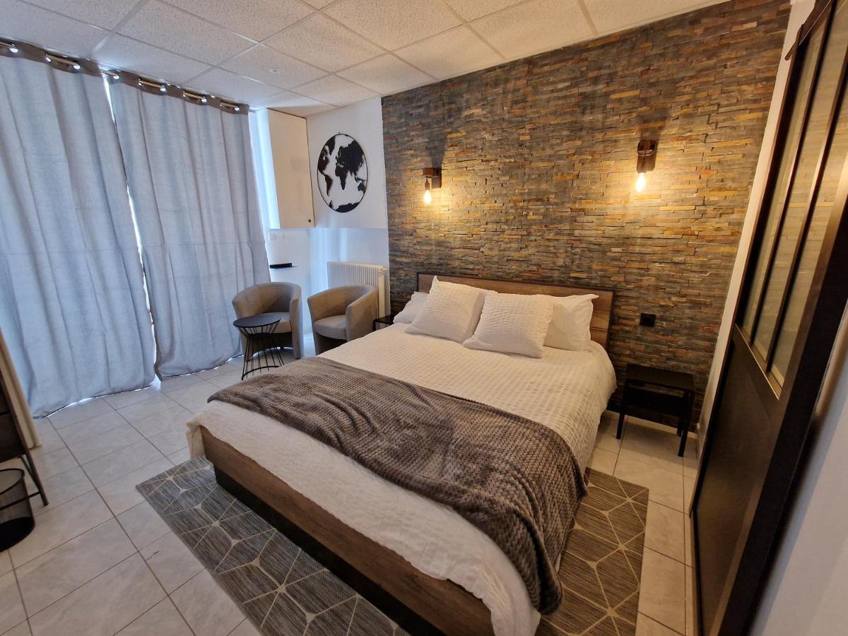 Bed and Breakfast Au Bonheur Des Ruelles Monpazier Exterior foto