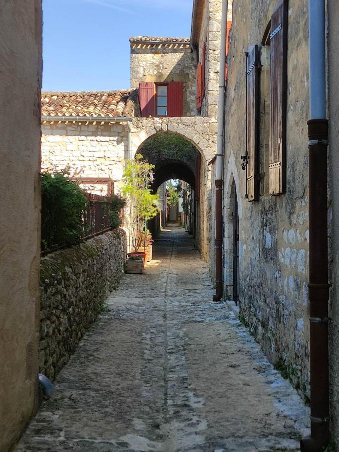 Bed and Breakfast Au Bonheur Des Ruelles Monpazier Exterior foto